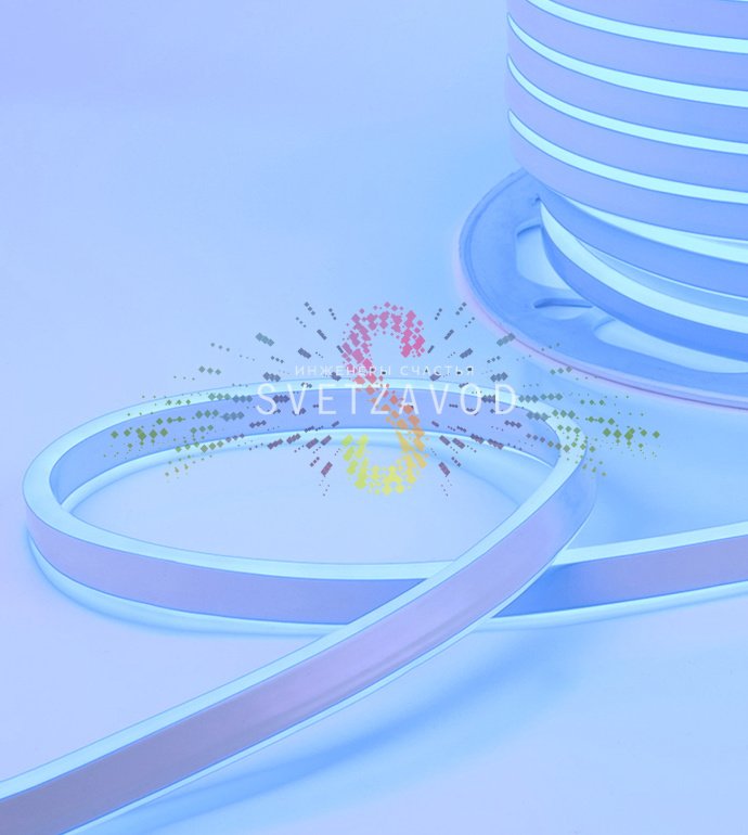 Крупный план светящегося синего гибкого неона Led Neon Flex прямоугольного сечения 8х16 мм, степень защиты IP65.