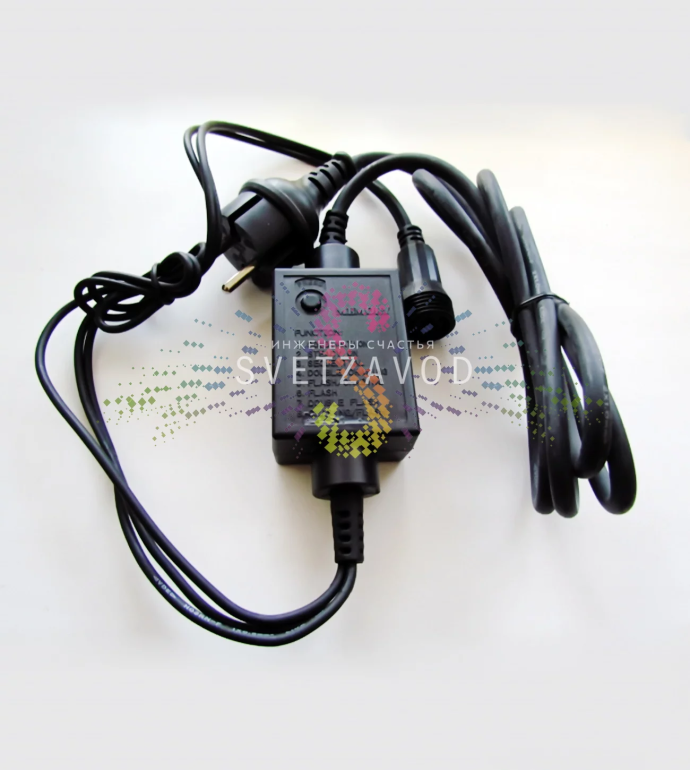 Детальное фото контроллера RL-Cn4-N-220-B для светодиодных сеток с черным ПВХ проводом, клеммами подключения и корпусом со степенью защиты IP54.