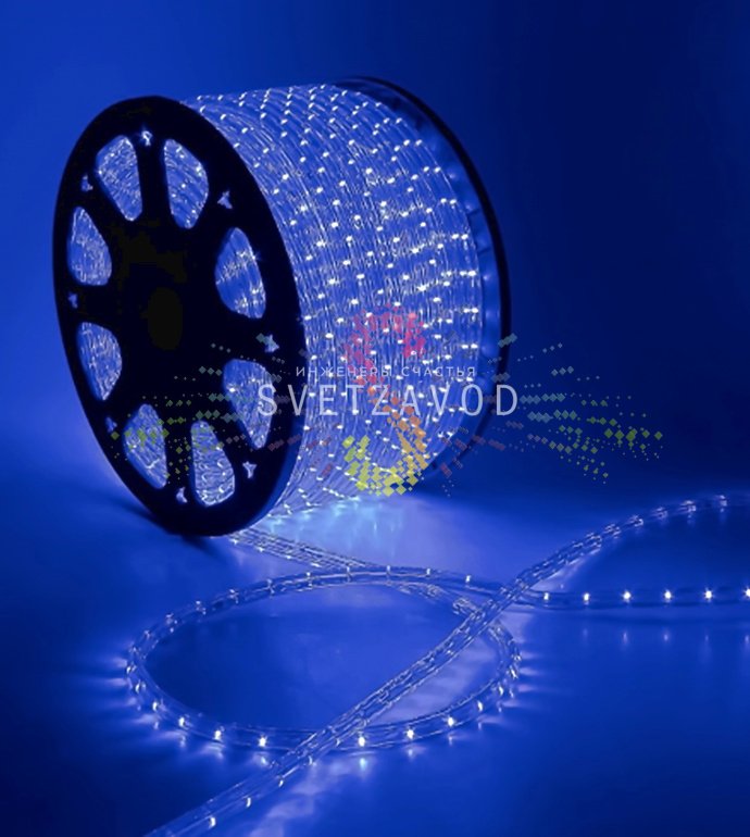 Крупный план светодиодного дюралайта диаметром 13 мм, синие светодиоды внутри прозрачной трубки, степень защиты IP65.