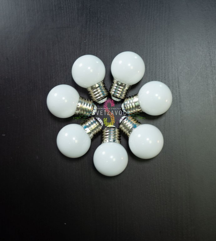 Детальное изображение декоративной LED-лампы SBL-922: матовая пластиковая колба диаметром 40 мм, цоколь Е27, 5 светодиодов SMD внутри.