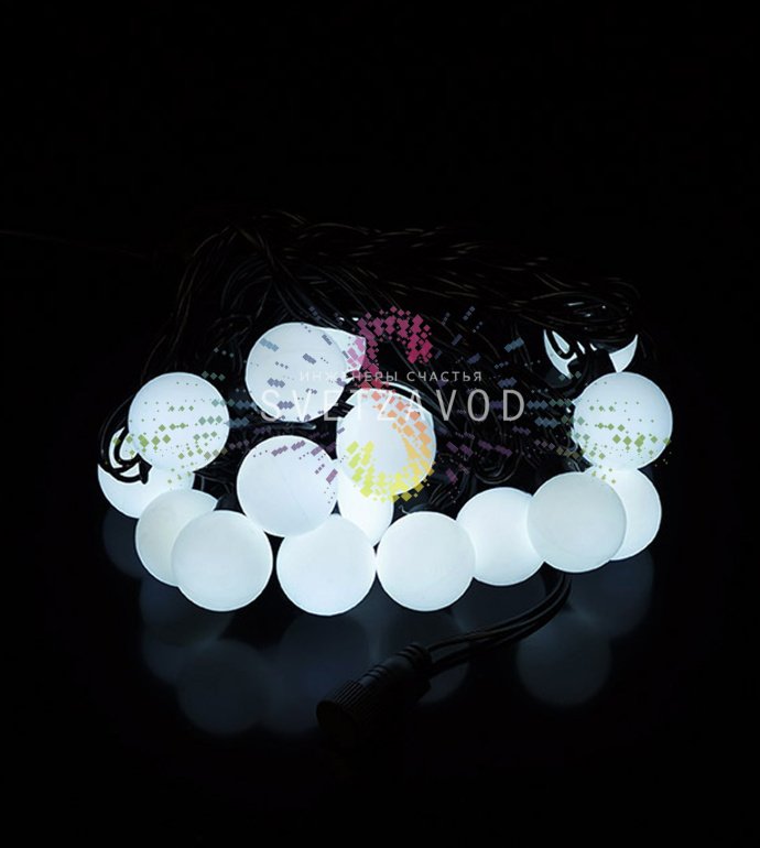 Детальное фото гирлянды Шарики SML-205: черный ПВХ шнур длиной 5 метров с 18 белыми светодиодными шариками, блок питания 220В.