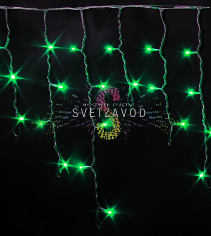 Детальное фото светодиодной бахромы Rich Led: гирлянда размером 3 на 0,5 метра с нитями разной длины, зеленые светодиоды с эффектом мерцания, прозрачный ПВХ-кабель, коннекторы для соединения.