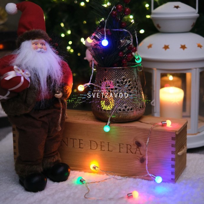 Детальное фото гирлянды Neon-Night: 10 разноцветных светодиодов на прозрачном ПВХ-проводе длиной 1.5 метра, питание от 2-х батареек АА.