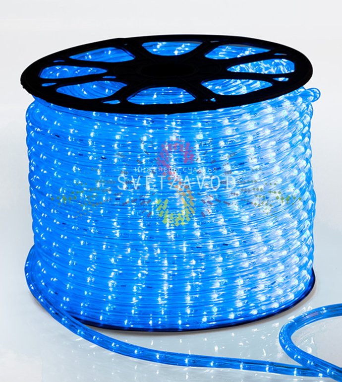 Крупный план светодиодного дюралайта диаметром 13 мм в прозрачной ПВХ трубке с синими светодиодами внутри, демонстрирующий равномерное свечение.