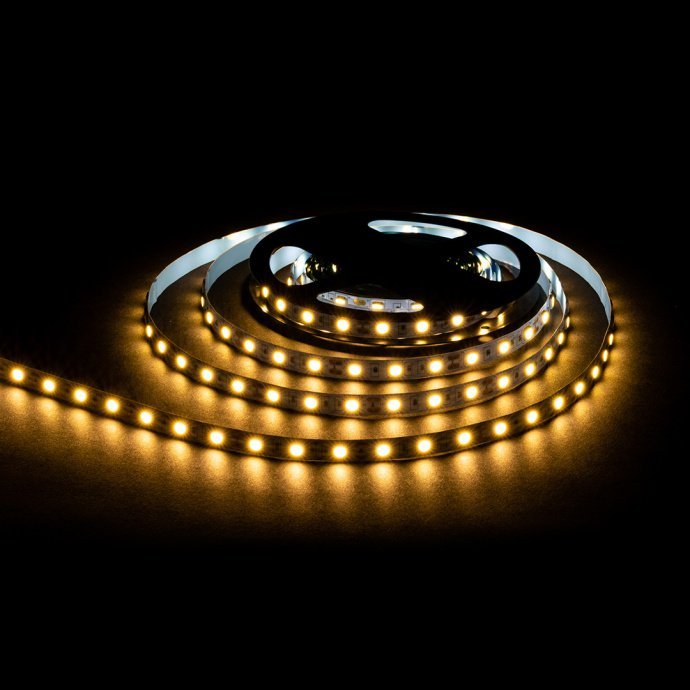 Крупный план: LED лента 12В SMD 5050 60д/м, теплый белый 3000К, двухслойная медная подложка, белая основа 10мм.
