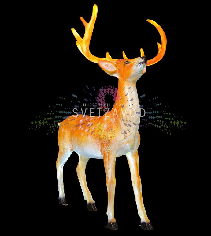 Детальное фото композиции из трех светодиодных фигур оленей из стекловолокна: большой олень (154 см), средний (77 см) и маленький (59 см) с равномерной внутренней подсветкой в вечернее время.