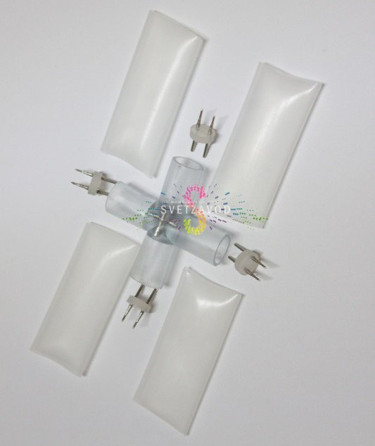 Детальное изображение X-образного коннектора для дюралайта 13мм: черный корпус из ABS-пластика, 4 контактные иглы и термоусадочные трубки в комплекте.