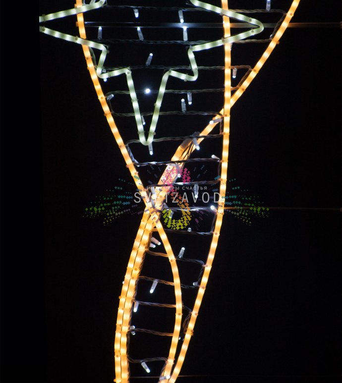 Крупный план светодиодной консоли «Ночное небо» для уличного освещения. Видны металлический каркас, светодиоды, создающие эффект звезд, и элементы крепления на опору.