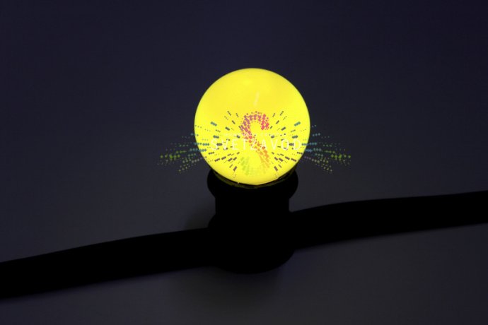 Детальное фото желтой матовой декоративной лампы E27 с 4 светодиодами, пластиковой колбой диаметром 45 мм, используется для гирлянд и декоративного освещения.