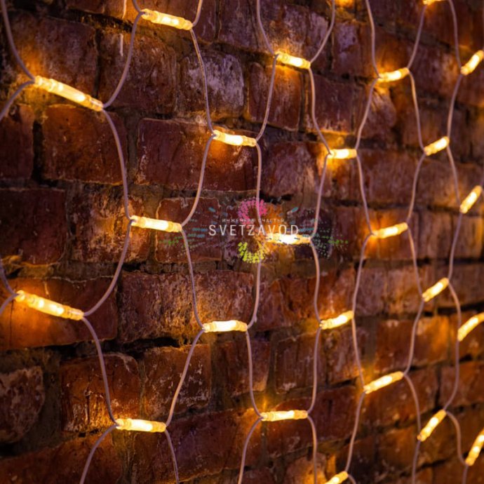 Детальное фото гирлянды сети Neon-Night: прямоугольная сетка с ромбами, 432 теплых белых светодиода, белый каучуковый провод, степень защиты IP67.