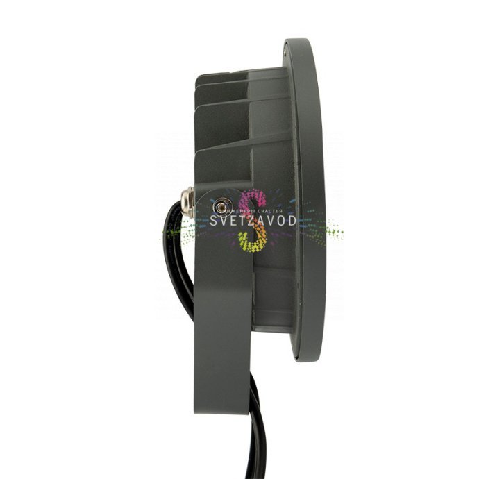 Детальное фото поворотного точечного прожектора Rexant: серый алюминиевый корпус, стеклянный рассеиватель, крепление для накладного монтажа. Детальное фото поворотного точечного прожектора Rexant: серый алюминиевый корпус, стеклянный рассеиватель, крепление для накладного монтажа.