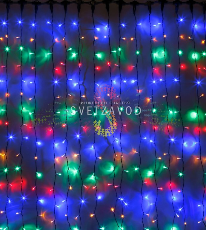 Детальное фото светодиодного дождя Rich Led: горизонтальный шлейф 2м с 20 нитями по 6м, черный ПВХ провод, светодиоды с защитными колпачками.