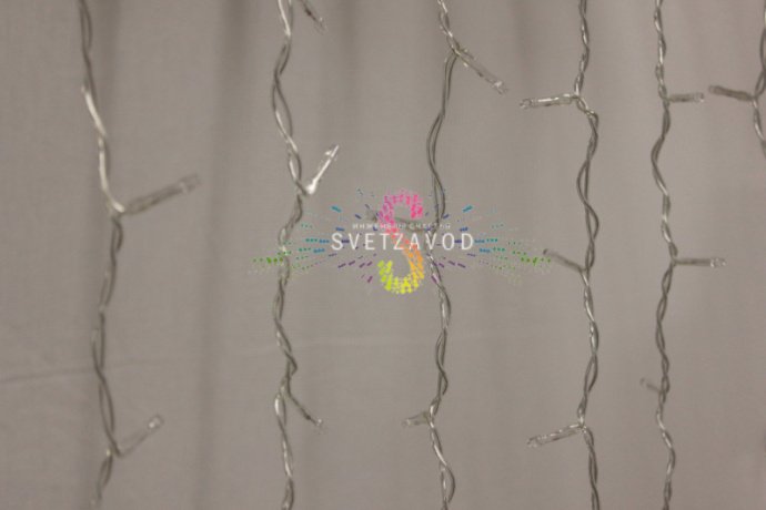 Детальное изображение светодиодного дождя: видны горизонтальный шлейф 2м, 20 вертикальных нитей по 3м, черный провод ПВХ и светодиоды с эффектом мерцания.