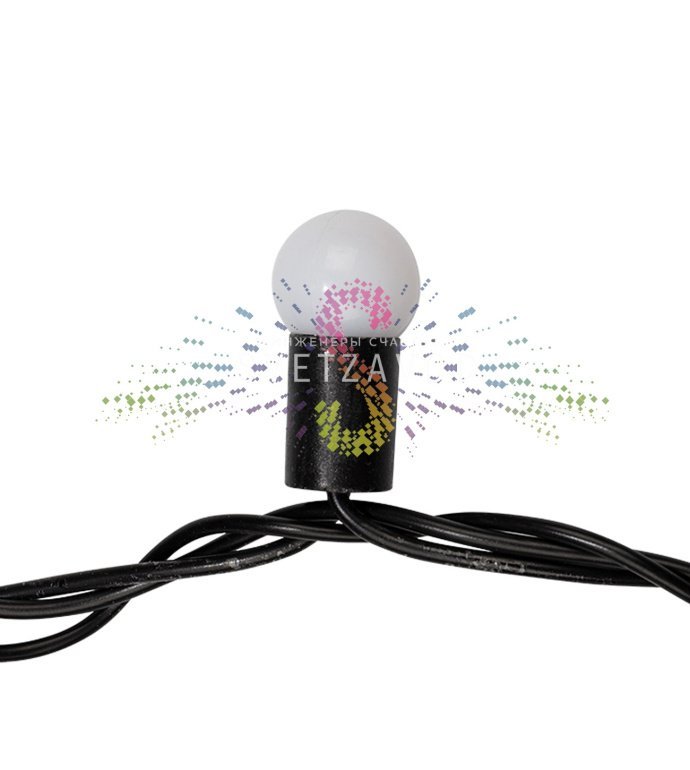 Детальное фото гирлянды Клип Лайт Спайдер Шарики RGB: черный ПВХ провод, шарики диаметром 17.5 мм, расстояние между диодами 15 см, виден контроллер и блок питания 220/24В.