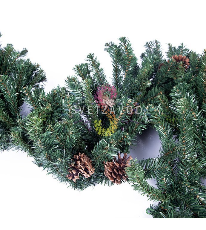 Детальное фото елового шлейфа Neon-Night: видна структура из 220 гибких веток ПВХ с иголками 0.07 мм и 14 декоративных шишек, демонстрируется длина 2,7 м и диаметр 36 см.