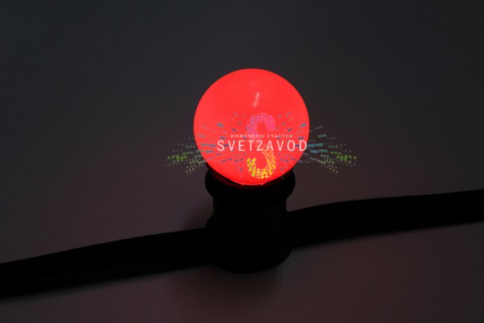 Детальное фото красной пластиковой лампы для Белт-Лайт с цоколем E27, 4 светодиодами SMD2835, диаметром 45 мм.