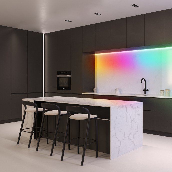 Детальное фото контроллера RGB 12-24В: клеммы 3 канала, маркировка 24А, пластик IP20, разъём ПДУ и сенсорный пульт.