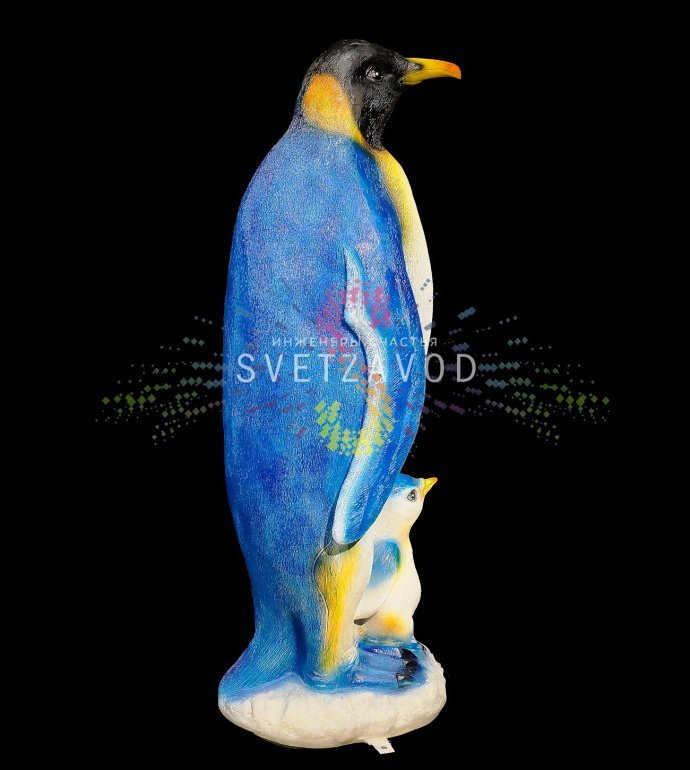 Детальное фото светодиодной фигуры Пингвин мама 130 см (SAK-725) из стекловолокна, показывающее качество изготовления и равномерную внутреннюю LED-подсветку.