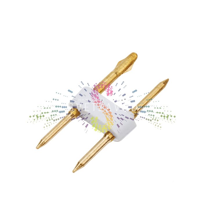 Крупный план игл для соединения гибкого неона Neon-Night 8х16мм, упакованных в пластиковый пакет, с острыми наконечниками.