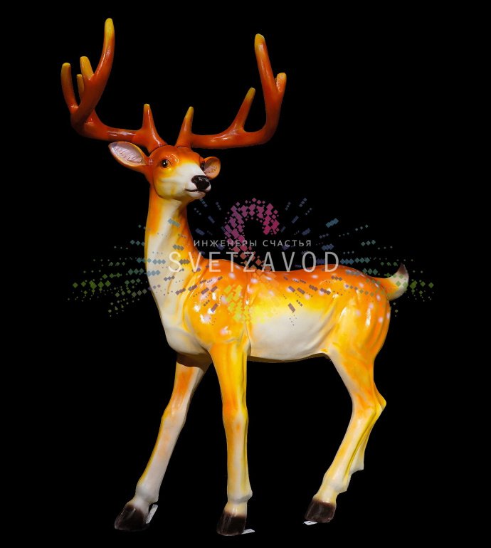 Детальное фото светодиодной фигуры Олень 185 см (SAK-727) из стекловолокна. Видны конструкция, внутренняя LED-подсветка и защищенный корпус для улицы.