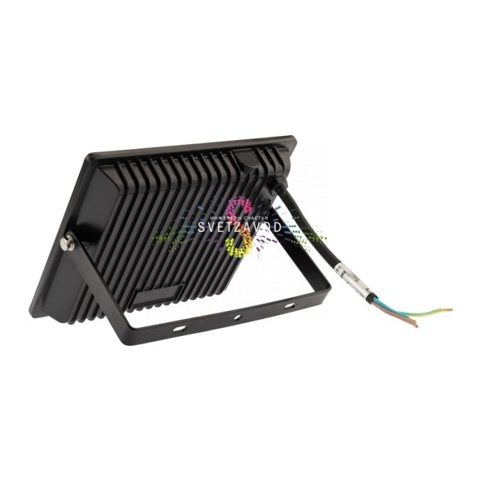 Крупный план светодиодного прожектора REXANT RGB 30Вт с черным алюминиевым корпусом, степенью защиты IP65, пультом дистанционного управления и элементами крепления. Крупный план светодиодного прожектора REXANT RGB 30Вт с черным алюминиевым корпусом, степенью защиты IP65, пультом дистанционного управления и элементами крепления.