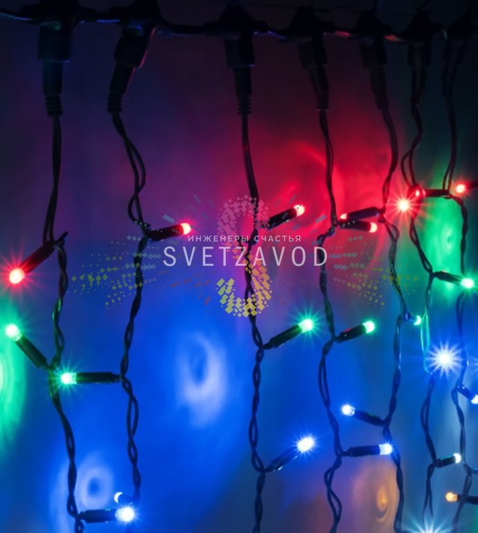 Детальное фото светодиодного дождя: горизонтальный шлейф 2м с 20 нитями по 1,5м, 380 диодов, черный провод ПВХ, защита IP65.