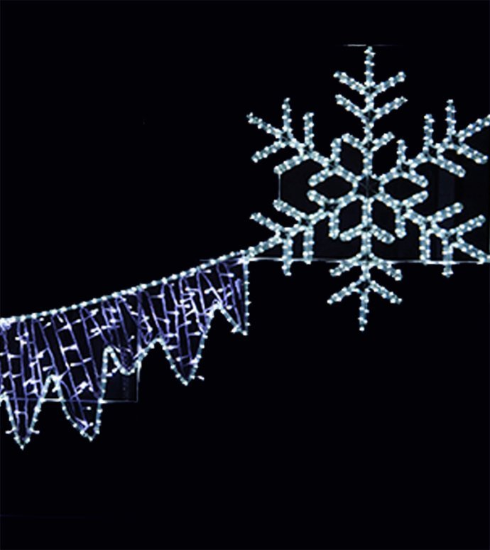 Детальное фото светодиодной перетяжки Снег и лед 570х130 см с тремя снежинками и гирляндами на стальном каркасе для уличного монтажа