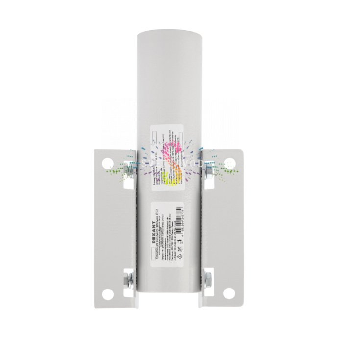 Детальное фото белого накладного кронштейна из стали толщиной 2 мм для монтажа консольных светильников на опоры диаметром 51 мм с помощью бандажной ленты.