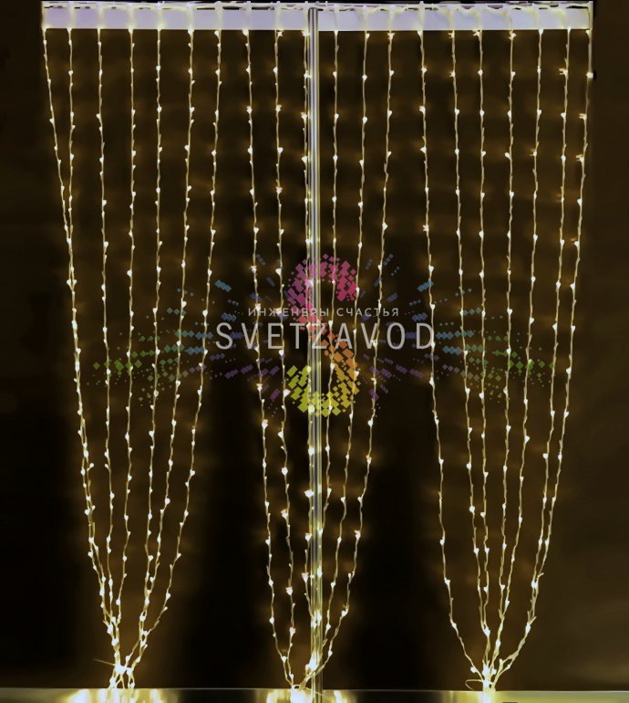 Детальное фото светодиодного дождя Водопад 2х3м от Rich Led, показывающее 13 нитей по 3 метра с 585 светодиодами, прозрачный ПВХ кабель и контроллер.
