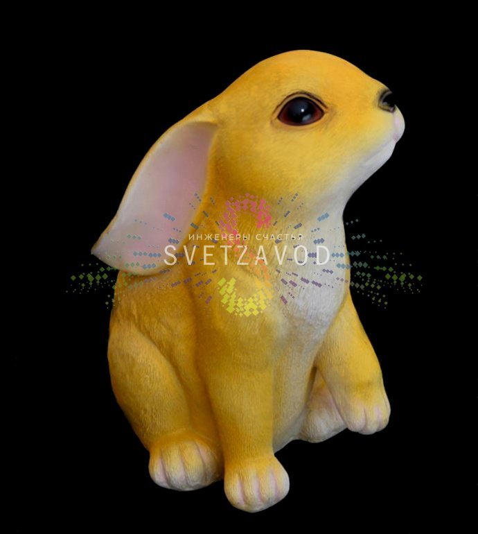 Детальное фото светодиодной фигуры Кролик из стекловолокна высотой 39 см. Видны текстура материала и равномерное свечение. Фигура установлена на траве, демонстрируя уличное использование. Детальное фото светодиодной фигуры Кролик из стекловолокна высотой 39 см. Видны текстура материала и равномерное свечение. Фигура установлена на траве, демонстрируя уличное использование.