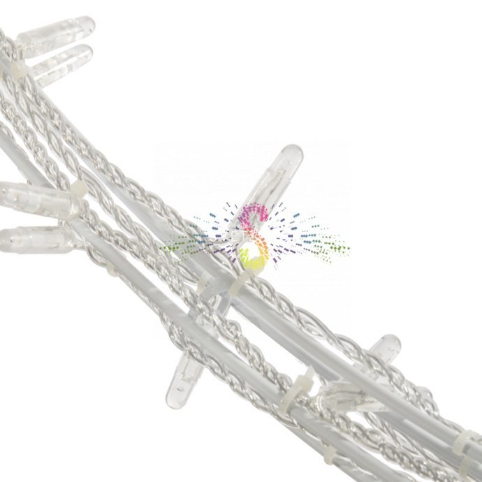 Крупный план светодиодной фигуры 3D Олень высотой 195 см с белым свечением, установленной на улице