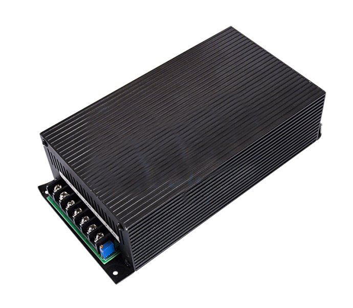 Фотография блока стабилизации напряжения SFN-509 на 250 Вт с защитой IP23, корпус из пластика, клеммы для подключения. Фотография блока стабилизации напряжения SFN-509 на 250 Вт с защитой IP23, корпус из пластика, клеммы для подключения.