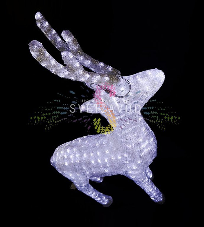 Детальное фото акриловой 3D фигуры Олень стоит. Видны светодиоды, конструкция каркаса и прозрачный акриловый корпус. Размер 120 см.