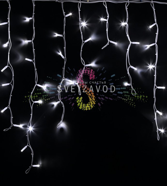 Детальное фото светодиодной бахромы Айсикл: горизонтальная шина 5.6м с вертикальными нитями разной длины (20/43/66/90см), белые холодные светодиоды, каучуковая изоляция, степень защиты IP67.