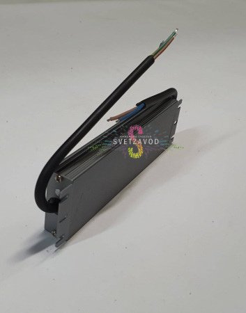 Детальное фото влагозащищенного блока питания 12В 100W IP67. Видны клеммы для подключения, металлический герметичный корпус, маркировка напряжения и степени защиты.