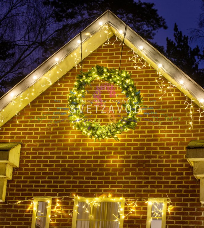 Детальное фото гирлянды Белт лайт Neon-Night: белый каучуковый кабель, патроны E27 с шагом 15 см, крепление фиксинг, степень защиты IP65.