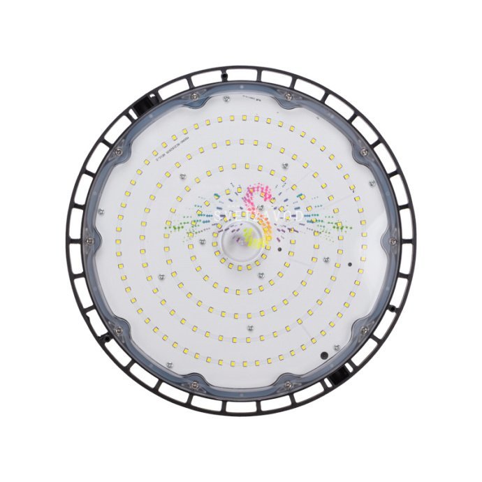 Детальное фото светодиодного промышленного светильника для высоких пролетов мощностью 200Вт в черном алюминиевом корпусе со степенью защиты IP65.