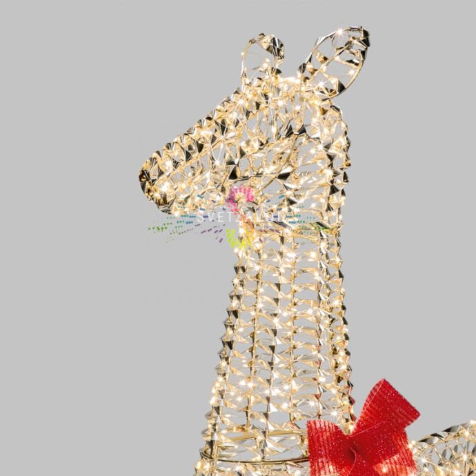 Детальное фото светодиодной фигуры 3D "Олениха" с металлическим каркасом, 960 светодиодами теплого белого свечения, размером 155х80х28 см.