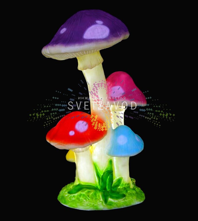 Детальное фото светодиодной фигуры Грибы высотой 86 см из белого стекловолокна с внутренней LED-подсветкой, установленной на траве.