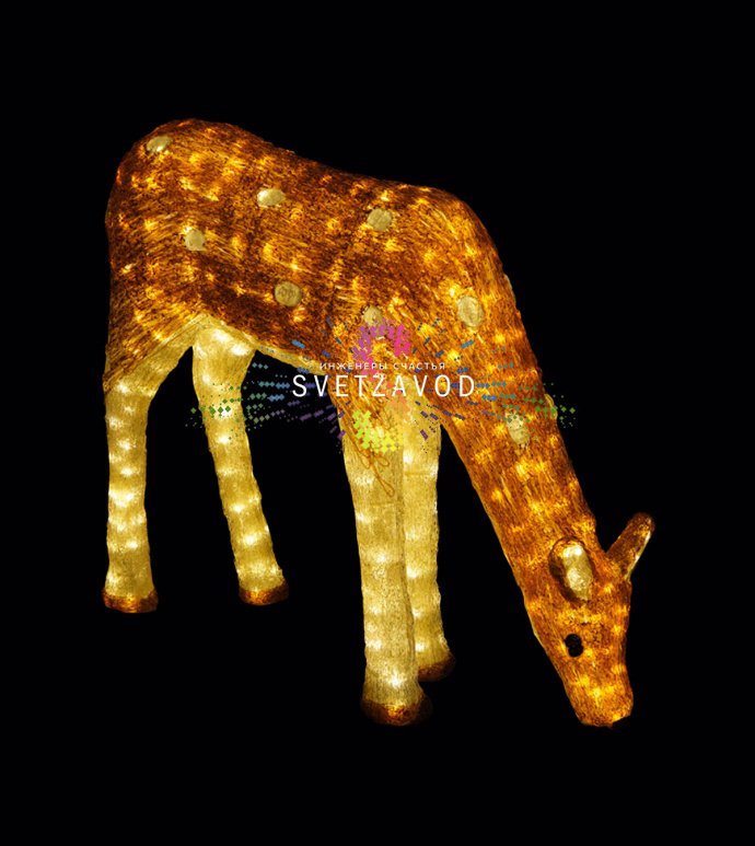 Детальное фото семьи акриловых оленей с равномерной LED-подсветкой. Видны три фигуры, коричневый корпус, монтажные кронштейны в основании, подключенный кабель и блок питания 220/24В.