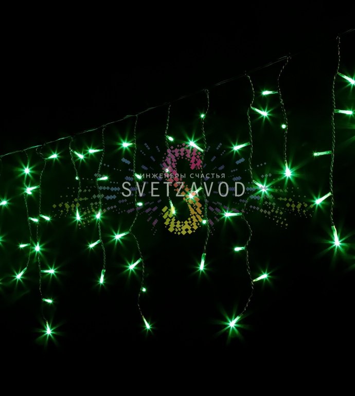 Детальное фото светодиодной бахромы Айсикл Rich Led: черный ПВХ провод, зеленые светодиоды, коннекторы для соединения.