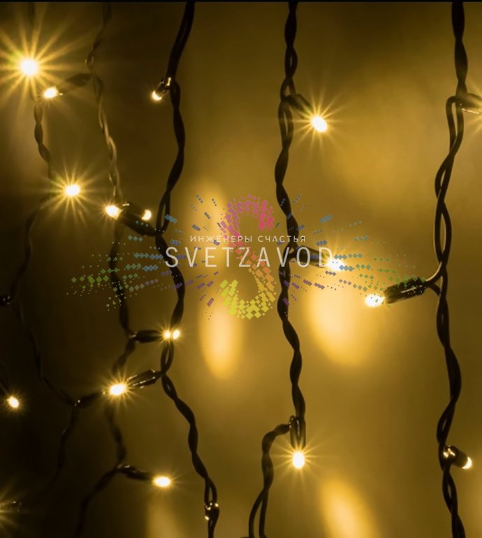 Детальное фото светодиодной бахромы Айсикл: горизонтальный кабель 4.8м с вертикальными нитями разной длины (50/60/50/40 см), черный каучуковый провод, светодиоды теплого белого свечения.