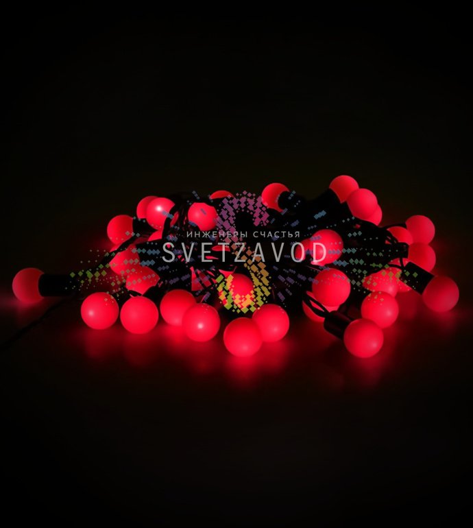 Детальное фото гирлянды Шарики: черный ПВХ шнур длиной 10 метров с 60 красными светодиодными шариками диаметром 15 мм, блок питания.