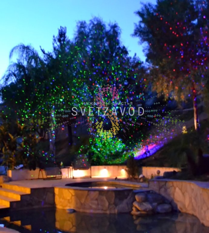 Лазерная подсветка Garden X-33 Premium на грунтовом основании, проекция лазеров на фасад здания, комплектация: пульт ДУ, блок питания, Bluetooth-колонка