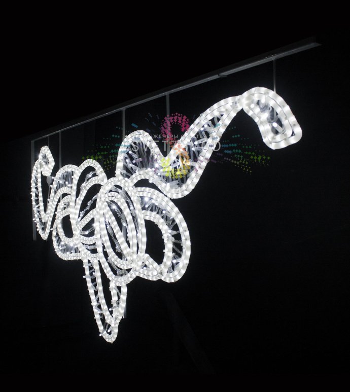 Детальное фото светодиодной уличной консоли Шары на белой ленте: два светящихся шара, длинная лента, металлический каркас, подключение.