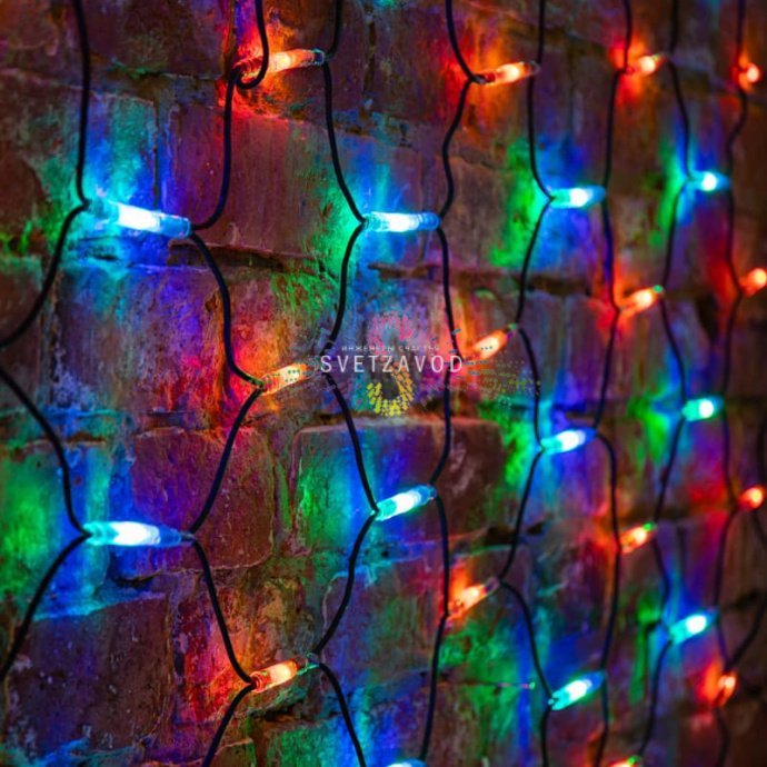 Детальное фото гирлянды-сети Neon-Night: прямоугольная сетка из ромбов с красными, желтыми, зелеными и синими светодиодами, черный влагозащищенный каучуковый провод, коннекторы.