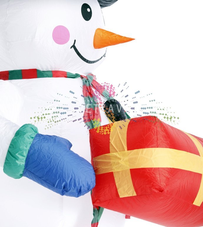 Крупный план надувной фигуры 3D Снеговика с подарком, светодиодной подсветкой и элементами крепления