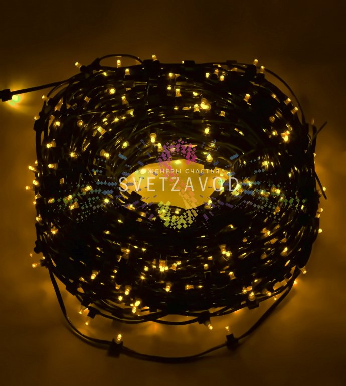 Детальное фото светодиодной гирлянды Клип Лайт 12В. Видны желтые светодиоды DIP, закрепленные на темно-зеленом влагозащищенном кабеле ПВХ с шагом 15 см.