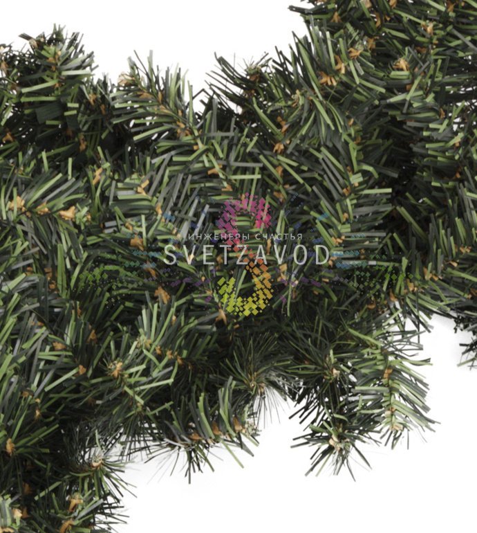 Детальное фото рождественского венка из 300 веток ПВХ. Видны плотные неколючие иглы, пышная форма и темно-зеленый цвет. Венок на белом фоне.