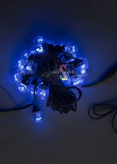Фрагмент ретро-гирлянды с LED лампами синего цвета, черный провод, патроны диаметром 5 см, расстояние между лампами 40 см
